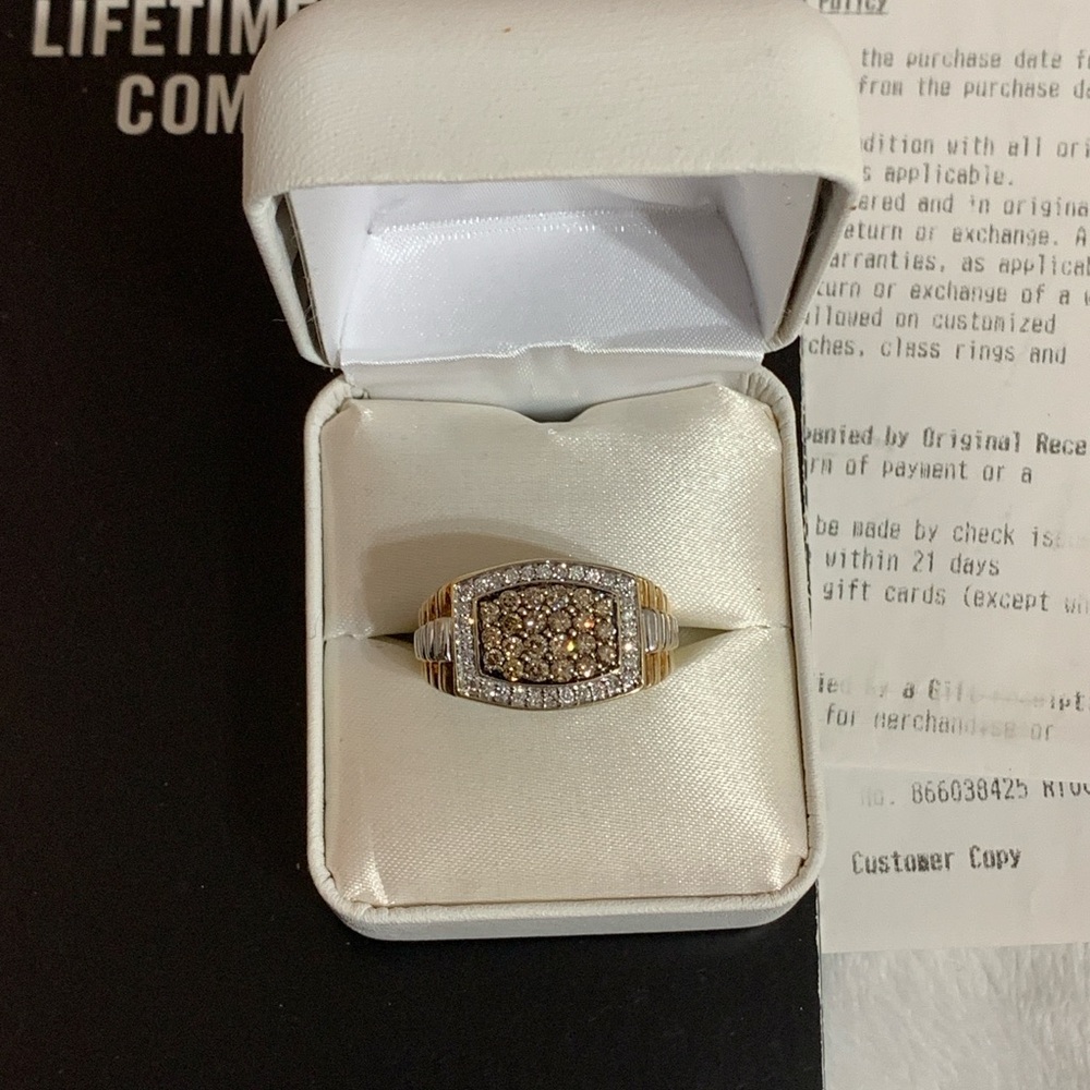 People jewelry diamond ring with receipts